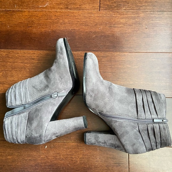IMPO booties size 10 preowned in excellent condition - Picture 2 of 10